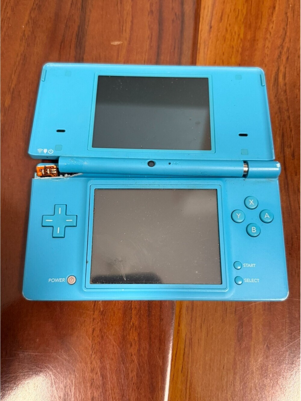 Nintendo DSi Light Blue Handheld Console Game System (BROKEN SCREEN LATCH)